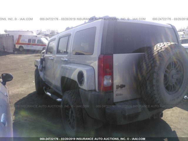 5GTDN136468228336 - 2006 HUMMER H3 GRAY photo 3