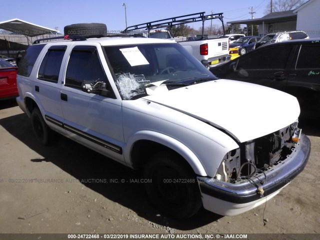 1GNCS13W0YK113175 - 2000 CHEVROLET BLAZER WHITE photo 1