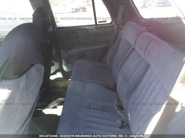 1GNCS13W0YK113175 - 2000 CHEVROLET BLAZER WHITE photo 8