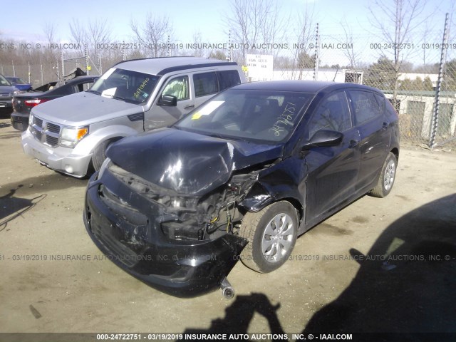 KMHCT5AE0GU252664 - 2016 HYUNDAI ACCENT SE BLACK photo 2