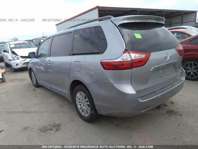 5TDYZ3DC0HS865476 - 2017 TOYOTA SIENNA XLE/LIMITED SILVER photo 3