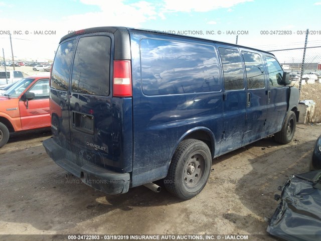 1GCEG15X631183206 - 2003 CHEVROLET EXPRESS G1500  BLUE photo 4