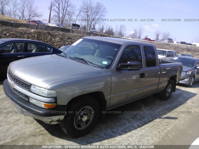 2GCEC19V6Y1344160 - 2000 CHEVROLET SILVERADO C1500 GOLD photo 2