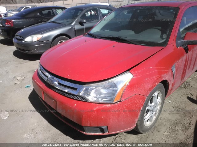 1FAHP33N98W103116 - 2008 FORD FOCUS SE/SEL/SES RED photo 6