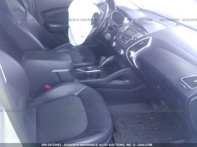 KM8JU3ACXDU716904 - 2013 HYUNDAI TUCSON GLS/LIMITED Күміс фото 5