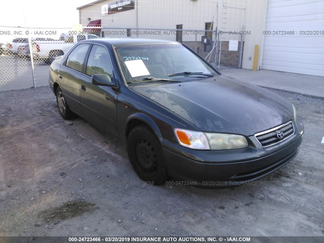 4T1BG22K11U060969 - 2001 TOYOTA CAMRY CE/LE/XLE GREEN photo 1