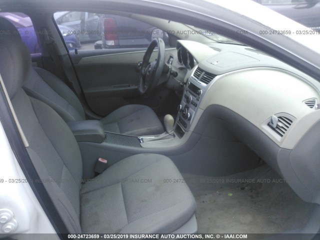 1G1ZC5E08AF185975 - 2010 CHEVROLET MALIBU 1LT 白色 照片 5