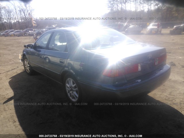 4T1BF28K51U964592 - 2001 TOYOTA CAMRY LE/XLE BLUE photo 3