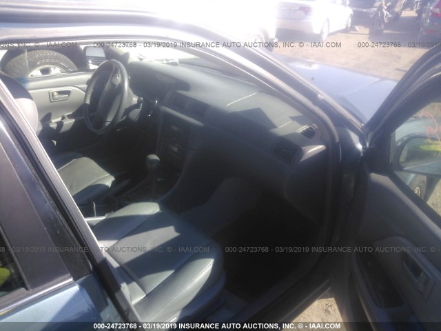 4T1BF28K51U964592 - 2001 TOYOTA CAMRY LE/XLE BLUE photo 5
