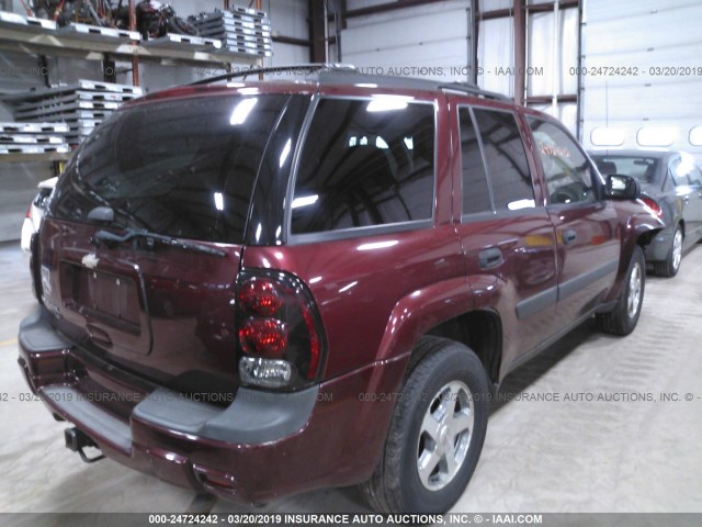 1GNDT13S852256238 - 2005 CHEVROLET TRAILBLAZER LS/LT BURGUNDY photo 4