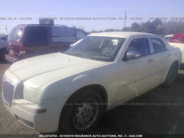 2C3KA43R17H704337 - 2007 CHRYSLER 300 WHITE photo 2