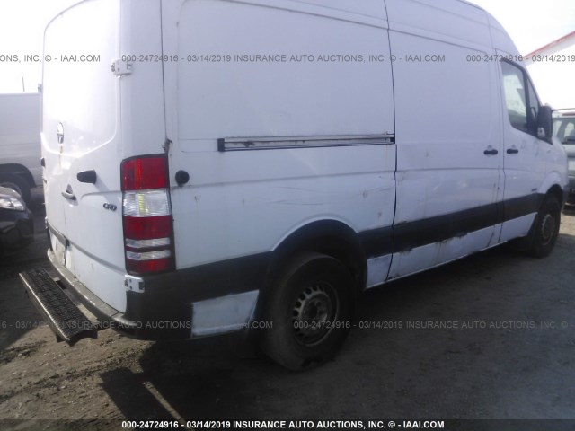 WDYPE745475180955 - 2007 FREIGHTLINER Sprinter 2500 WHITE photo 4