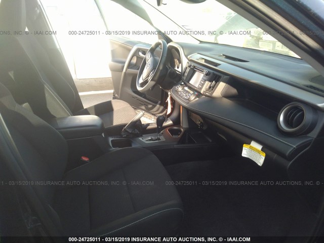 2T3WFREV6JW477689 - 2018 TOYOTA RAV4 ADVENTURE/XLE Dark Blue photo 5