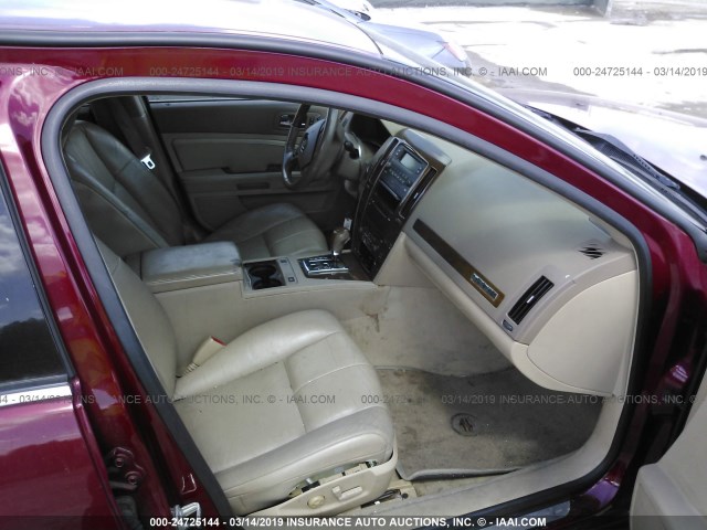 1G6DW677350159479 - 2005 CADILLAC STS RED photo 5