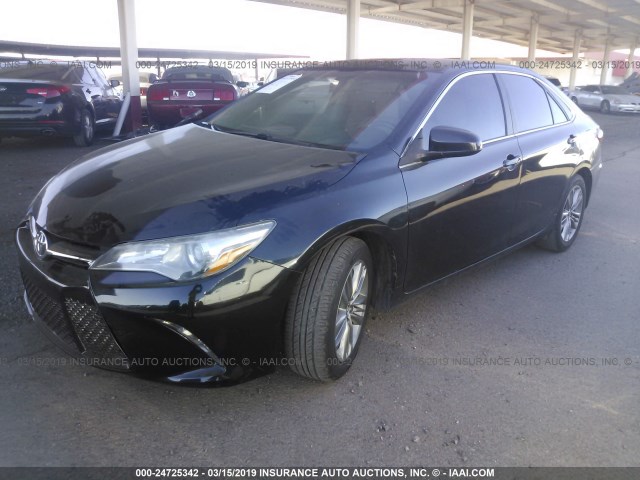 4T1BF1FK7GU553197 - 2016 TOYOTA CAMRY LE/XLE/SE/XSE BLACK photo 2