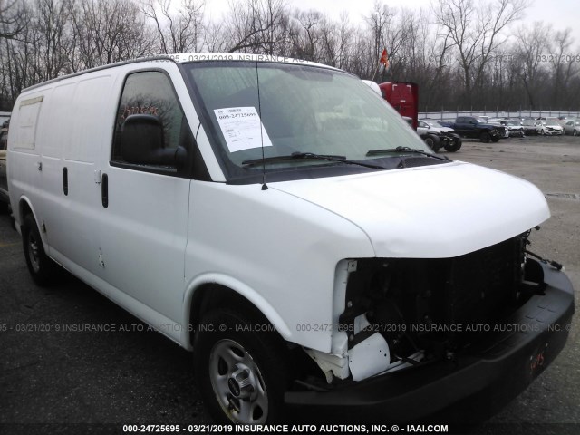 1GTFG154881129519 - 2008 GMC SAVANA G1500 WHITE photo 1