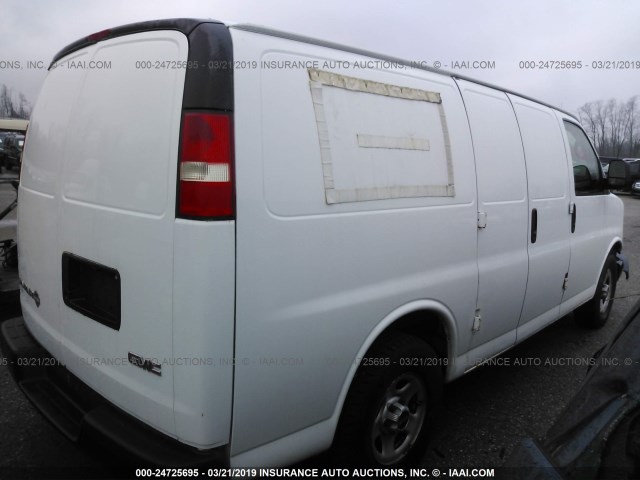 1GTFG154881129519 - 2008 GMC SAVANA G1500 WHITE photo 4