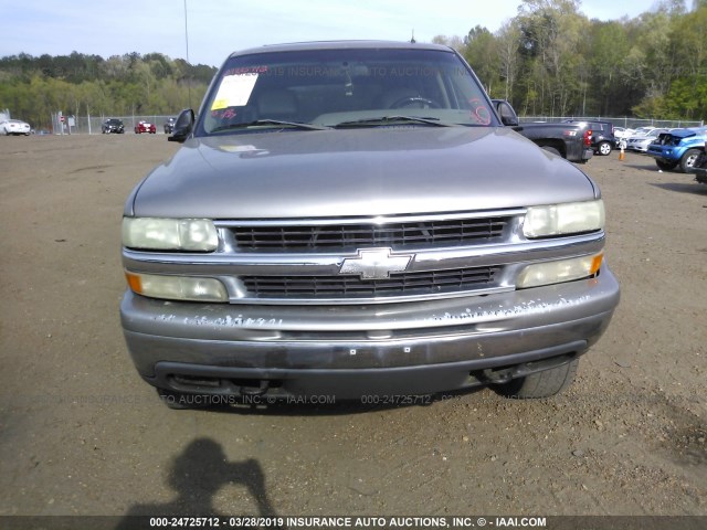 1GNEC13Z32R250030 - 2002 CHEVROLET TAHOE SILVER photo 6