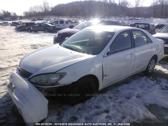 4T1BE30K55U534328 - 2005 TOYOTA CAMRY LE/XLE/SE WHITE photo 2