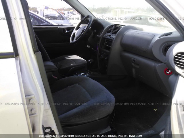 KM8SC13D74U744029 - 2004 HYUNDAI SANTA FE GLS/LX WHITE photo 5