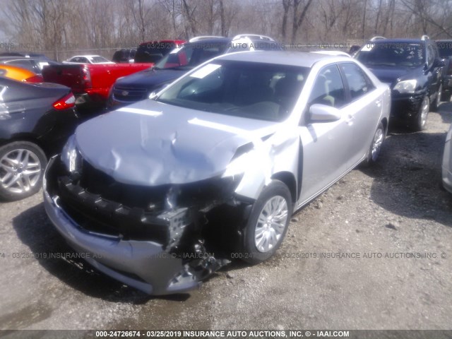 4T1BF1FK3CU065553 - 2012 TOYOTA CAMRY SE/LE/XLE SILVER photo 2