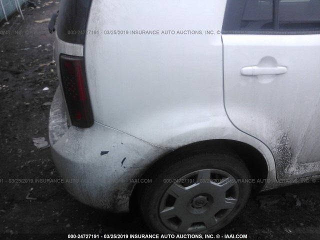 JTLKE50E881029257 - 2008 TOYOTA SCION XB 白色 照片 6