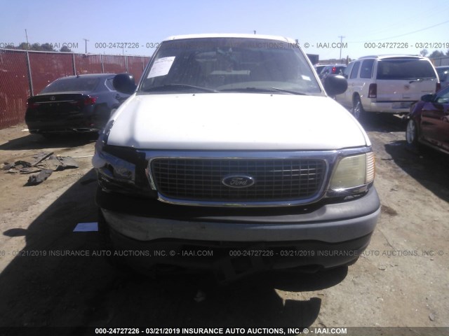 1FMPU16L82LA96094 - 2002 FORD EXPEDITION XLT WHITE photo 6