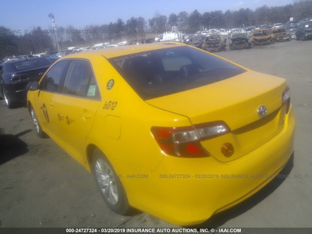 4T1BD1FK5EU140150 - 2014 TOYOTA CAMRY HYBRID/LE/XLE YELLOW photo 3