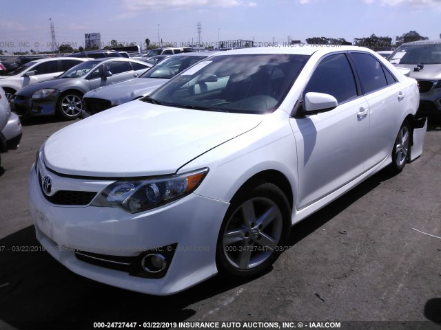 4T1BF1FK2CU148701 - 2012 TOYOTA CAMRY SE/LE/XLE WHITE photo 2