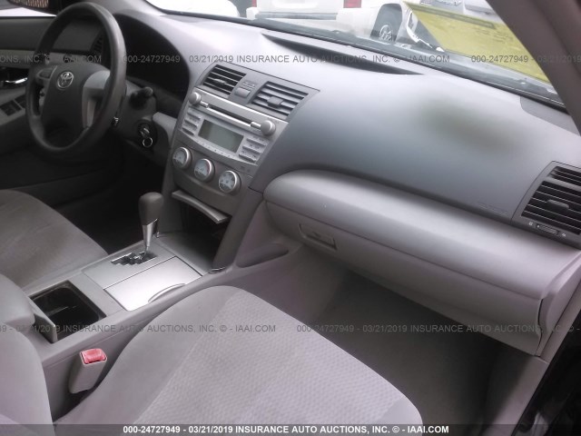 4T4BF3EK6BR096703 - 2011 TOYOTA CAMRY SE/LE/XLE BLACK photo 5