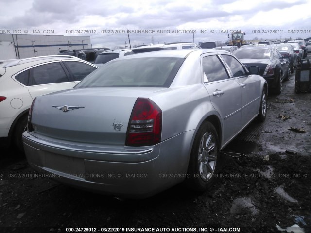 2C3JA63H05H631845 - 2005 CHRYSLER 300C SILVER photo 4