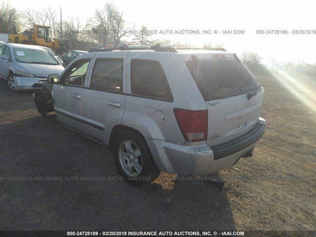 1J8GR48K27C544096 - 2007 JEEP GRAND CHEROKEE LAREDO/COLUMBIA/FREEDOM SILVER photo 3