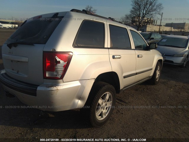 1J8GR48K27C544096 - 2007 JEEP GRAND CHEROKEE LAREDO/COLUMBIA/FREEDOM SILVER photo 4