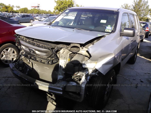 5FNYF3H27BB016208 - 2011 HONDA PILOT LX SILVER photo 2