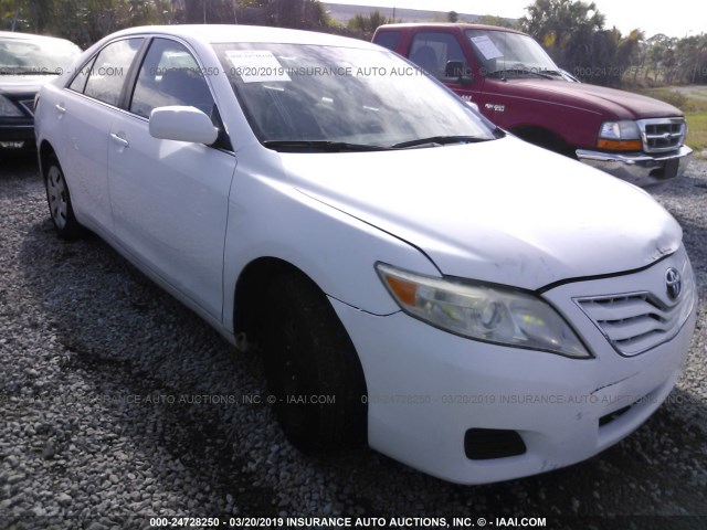 4T1BF3EK7BU699069 - 2011 TOYOTA CAMRY SE/LE/XLE 白色 照片 1