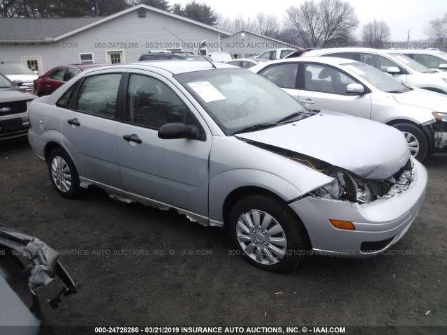 1FAFP34N35W279919 - 2005 FORD FOCUS ZX4 SILVER photo 1