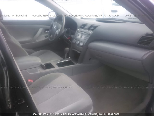 4T1BF3EK0BU131360 - 2011 TOYOTA CAMRY SE/LE/XLE 黑色 照片 5