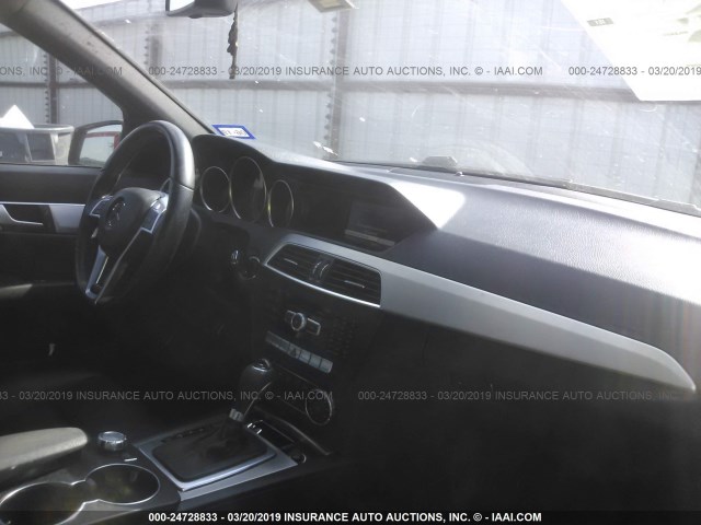 WDDGF4HB5EG242605 - 2014 MERCEDES-BENZ C 250 BLACK photo 5