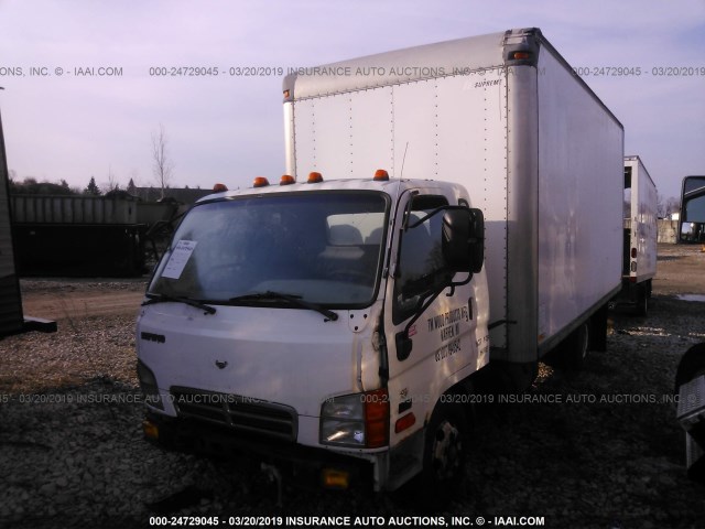 KMFHB47A9YC111924 - 2000 BERING LD15A WHITE photo 2
