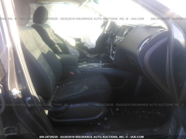 5N1AR2MMXEC728316 - 2014 NISSAN PATHFINDER S/SV/SL/PLATINUM GRAY photo 5