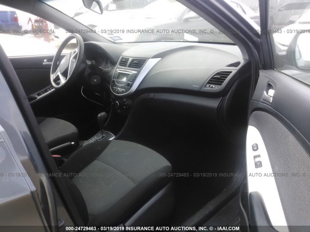 KMHCT5AE6DU100402 - 2013 HYUNDAI ACCENT GLS/GS GRAY photo 5