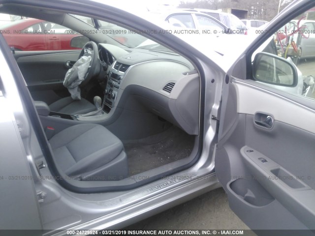 1G1ZG57B39F139436 - 2009 CHEVROLET MALIBU LS SILVER photo 5