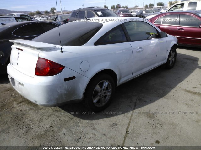 1G2AS18H497239977 - 2009 PONTIAC G5 WHITE photo 4