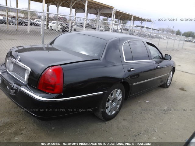 1LNHM84W44Y637223 - 2004 LINCOLN TOWN CAR EXECUTIVE L BLACK photo 4