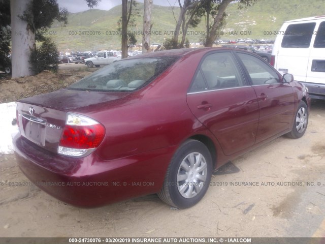 4T1BE32K55U427079 - 2005 TOYOTA CAMRY LE/XLE/SE RED photo 4