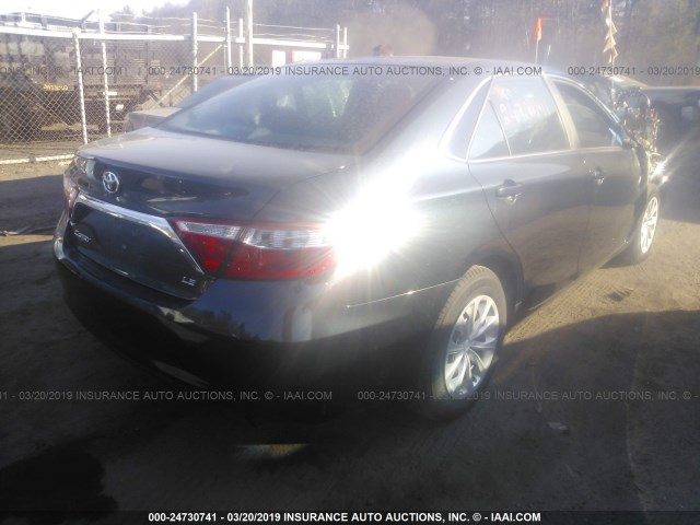 4T4BF1FK2FR490014 - 2015 TOYOTA CAMRY LE/XLE/SE/XSE BLACK photo 4