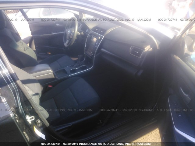 4T4BF1FK2FR490014 - 2015 TOYOTA CAMRY LE/XLE/SE/XSE BLACK photo 5