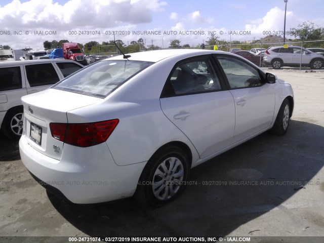 KNAFU4A28D5711781 - 2013 KIA FORTE EX WHITE photo 4