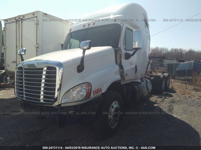 1FUJGLD5XGLHF7186 - 2016 FREIGHTLINER CASCADIA 125  Unknown photo 2