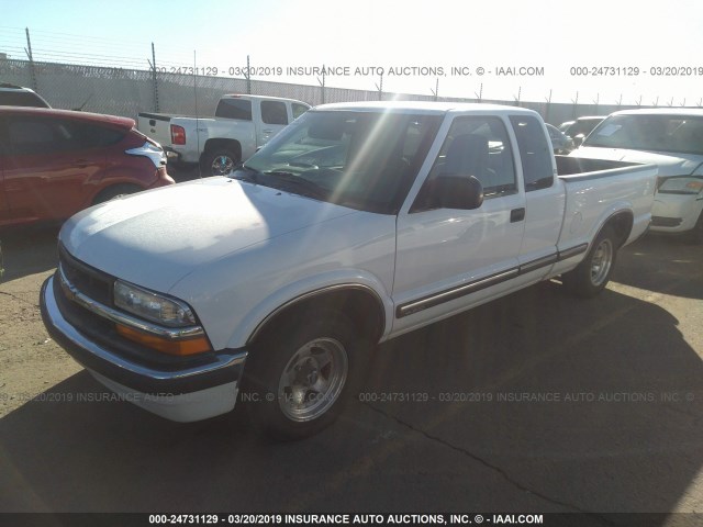 1GCCS1946Y8131174 - 2000 CHEVROLET S TRUCK S10 WHITE photo 2